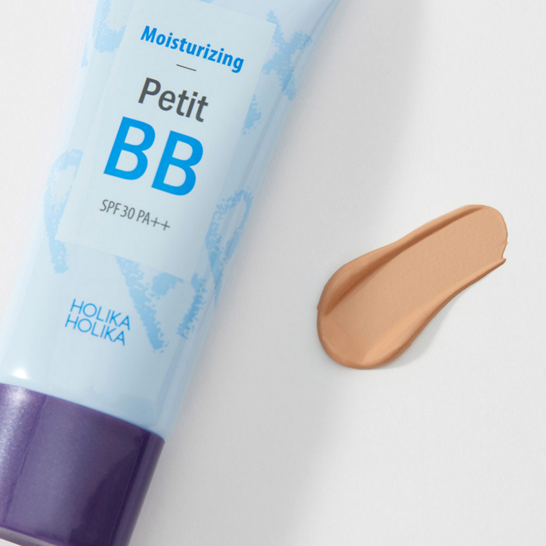 Holika Holika Petit BB Moisturizing SPF 30 on erinomainen valinta, kun etsit kosteuttavaa BB-voidetta kuivalle iholle.