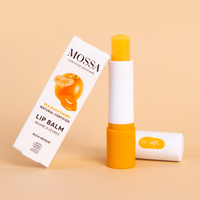 Mossa Rich Repair Sea Buckthorn Lip Balm -huulivoide tarjoaa tehokkaasti hoitavia ja kosteuttavia ominaisuuksia kuiville ja karheille huulille tehden niistä pehmeät, sileät ja joustavat.